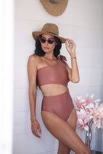 Charger l'image dans la galerie, Mon Bikini du Brésil Une pièce Julianna Bronze
